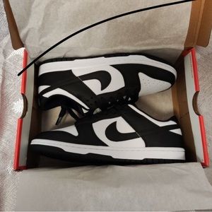 Men’s Nike dunk low size 11 Panda